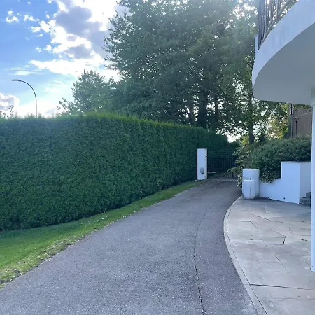 Apartment With Patio, Barbecue And Free Parking *